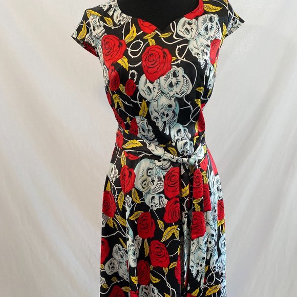 Dress Tells White Skulls Red Roses Satin Fit & Flare Rockabilly Dress NWOT Small - Picture 14 of 15